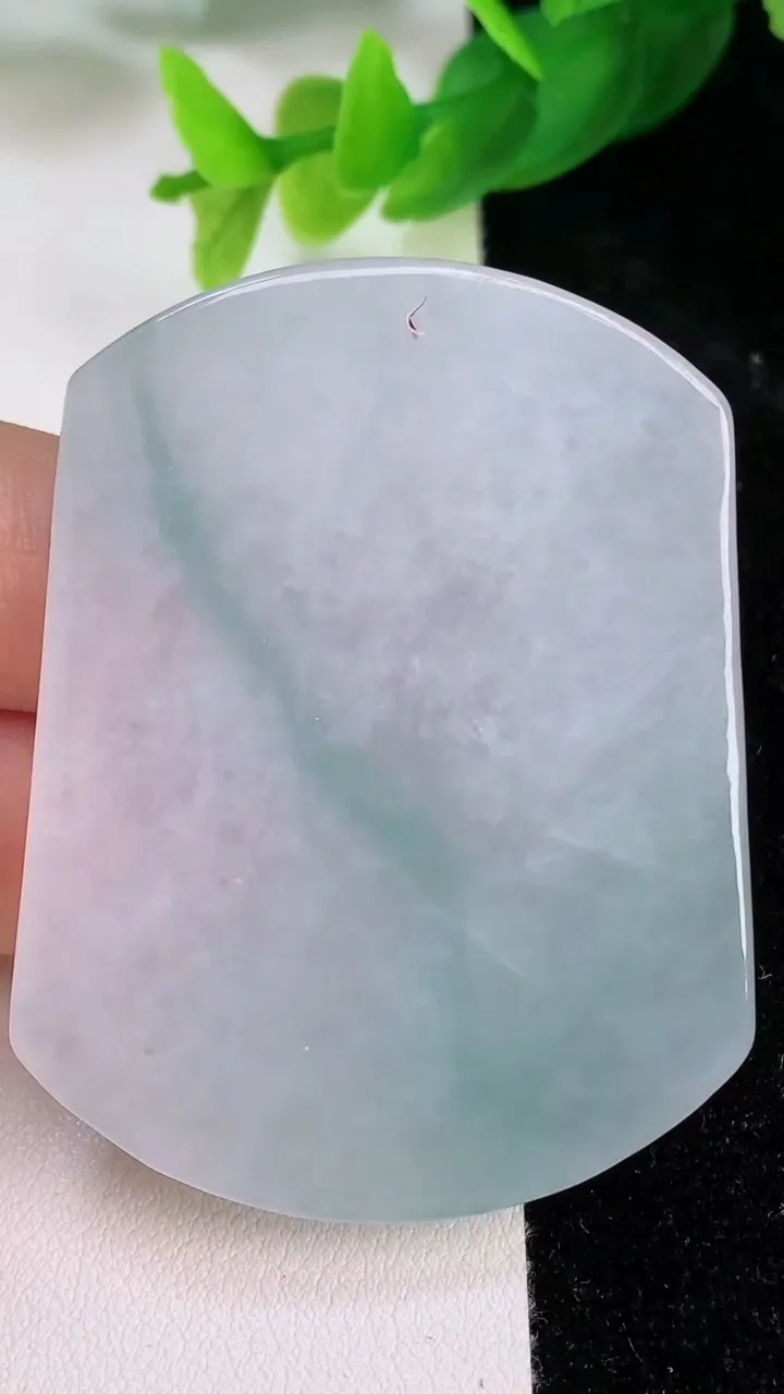 天然A货翡翠虚空藏观音菩萨吊坠，尺寸54-41.6-5.5，重量:29.94g
7月9日