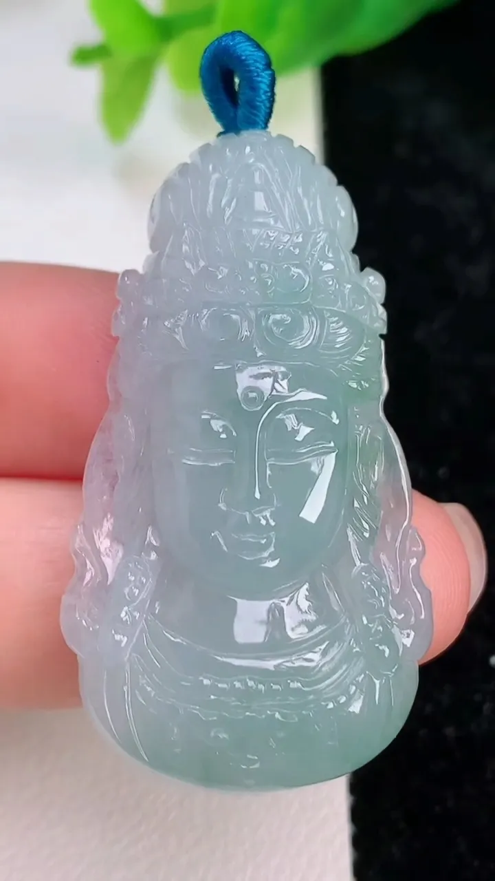 天然A货翡翠飘花观音头吊坠，尺寸42-23.5-5.2，重量:11.16g
7月9日