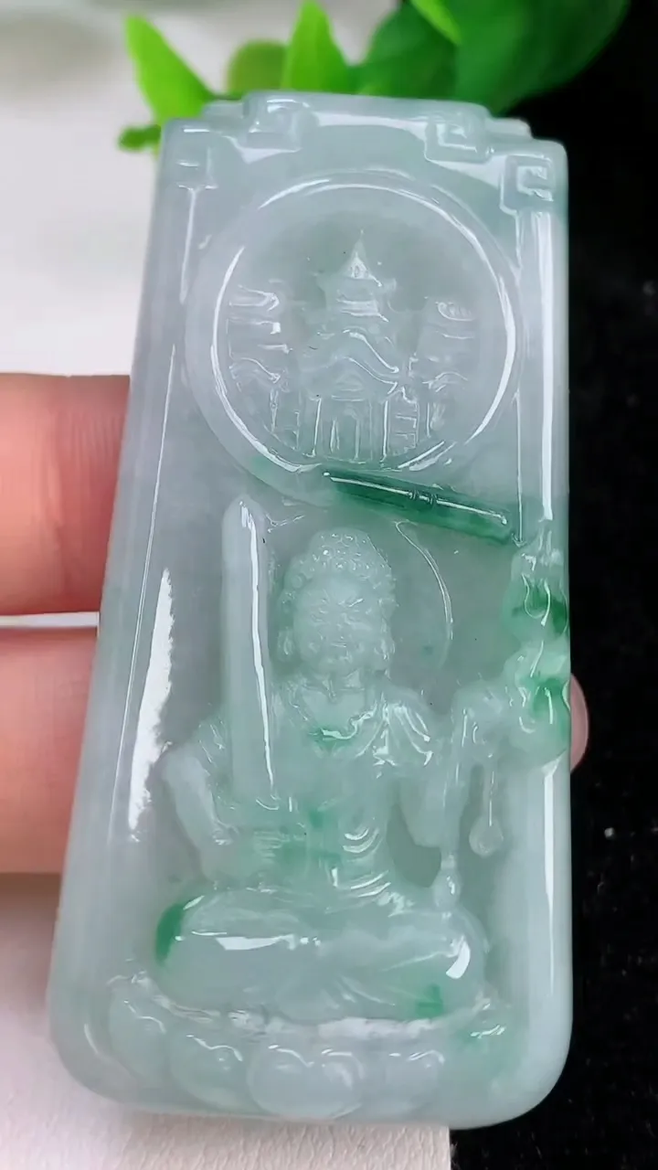 天然A货翡翠不动明王吊坠，尺寸62.7-30.7-5.7，重量:23.92g
7月9日