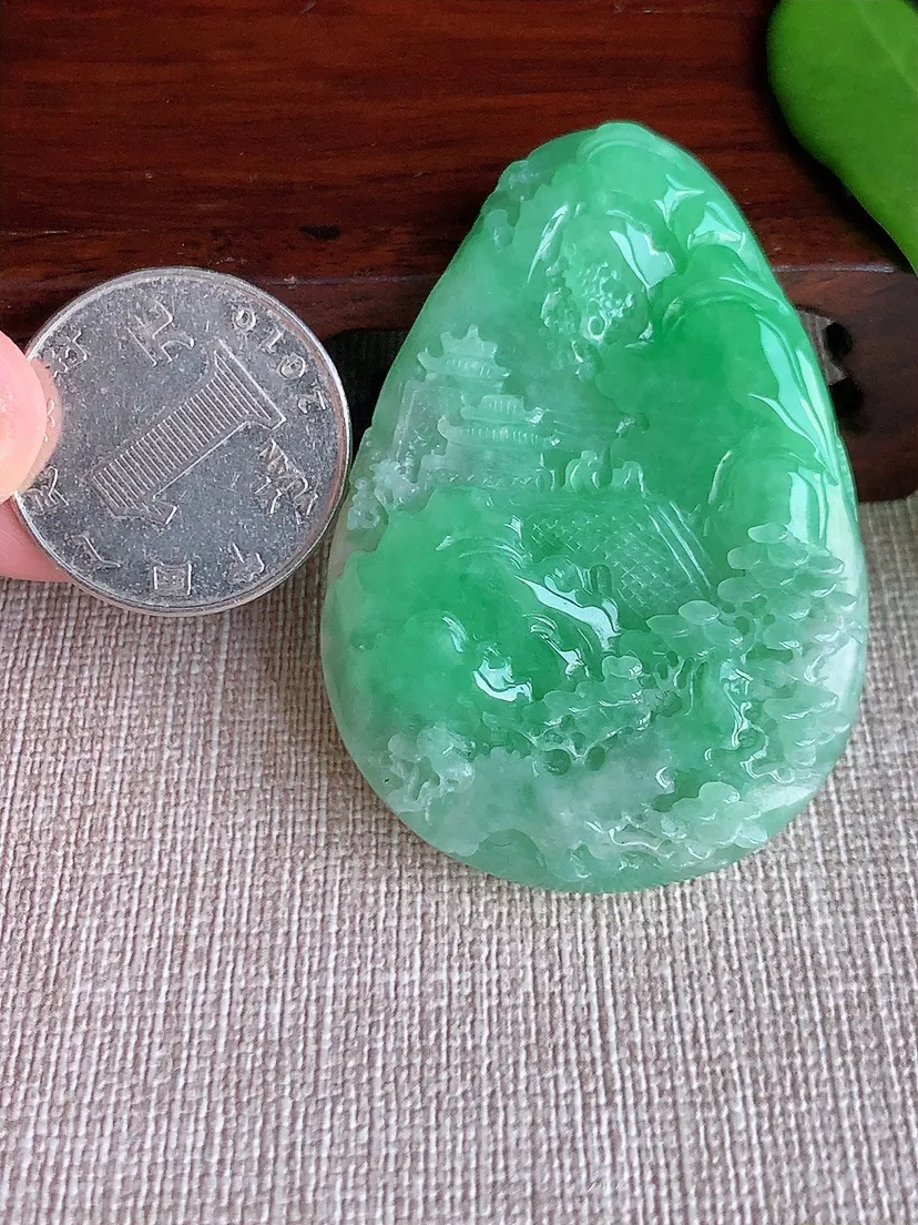 天然A货翡翠冰润飘绿意境山水牌吊坠 尺寸54.2×37.5×8.3m量33.22g 0709