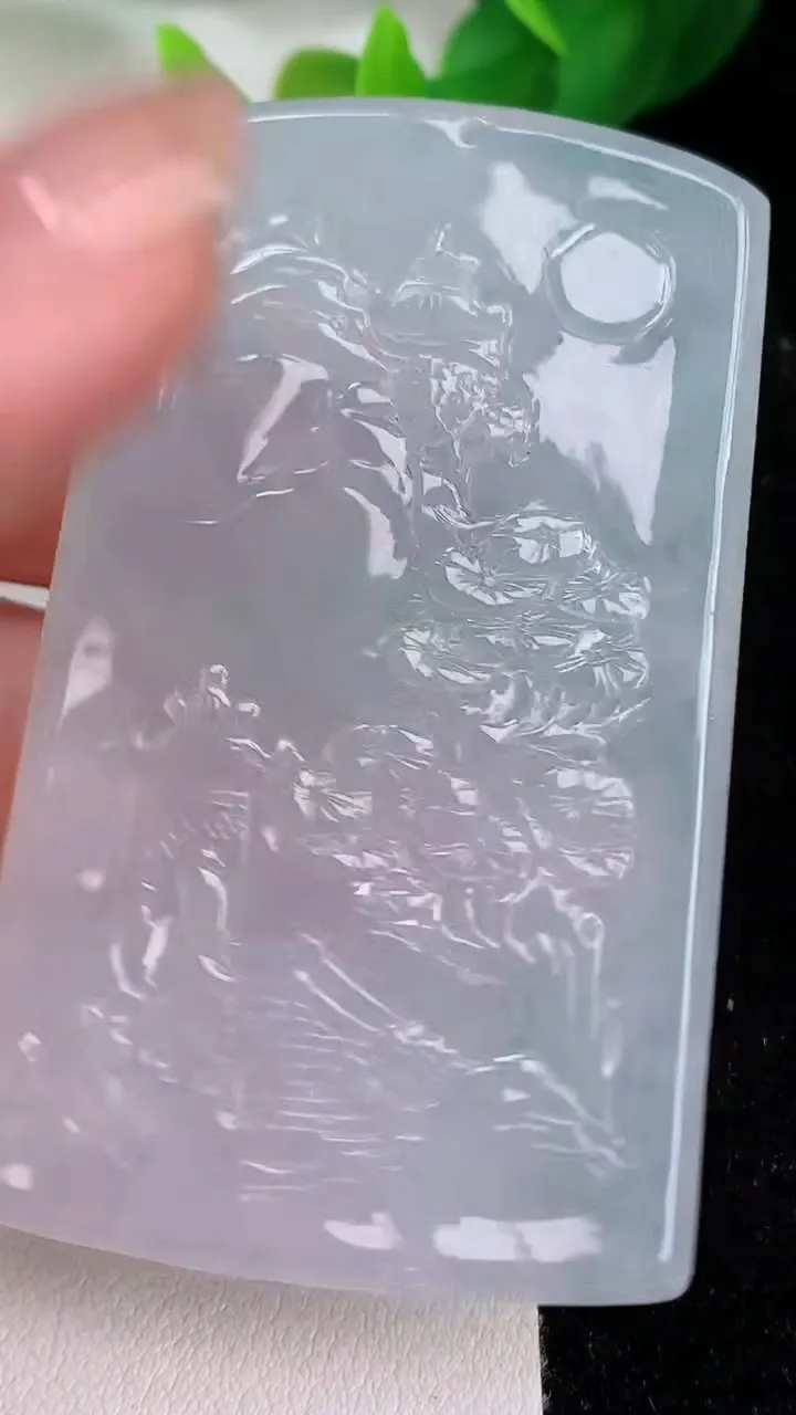 天然A货翡翠山水牌吊坠，尺寸62.5-37-3.6，重量:24.18g
7月9日