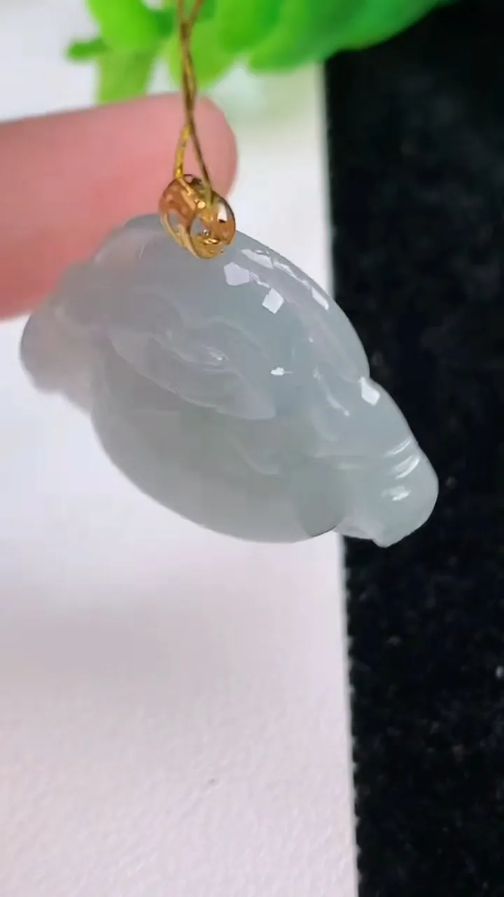 天然A货翡翠18k金飘花佛公吊坠，尺寸26.3-29-6，重量:6.75g
7月9日