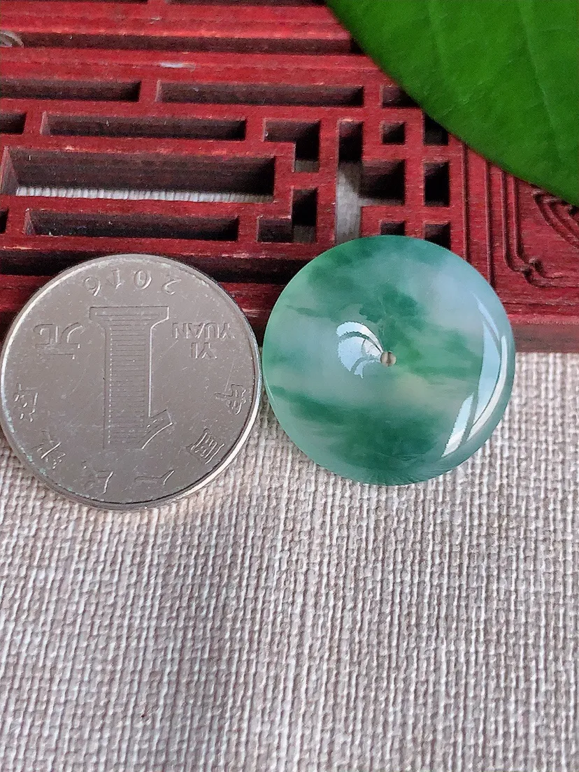 天然A货翡翠飘花平安扣吊坠尺寸23.4×4.8m量5.56g 0709