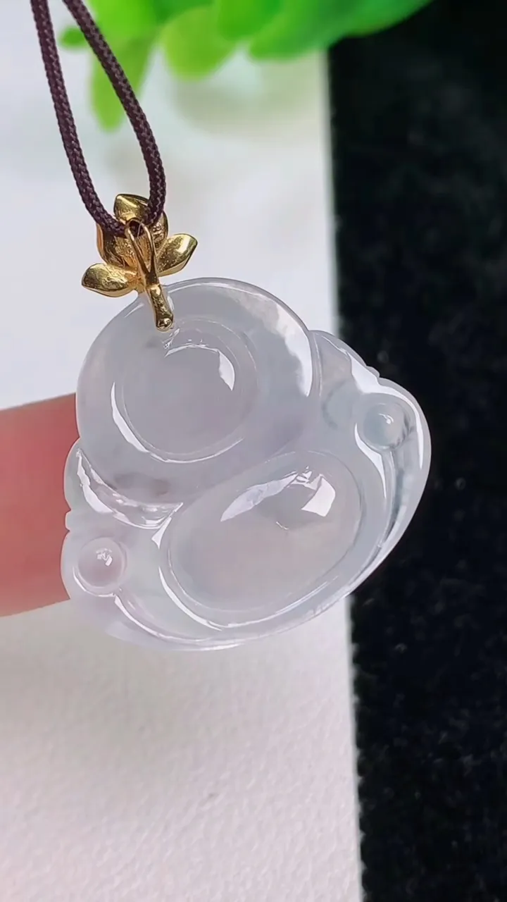 天然A货翡翠种白冰佛公吊坠，尺寸21.2-23.5-5.5，重量:4.08g
7月9日