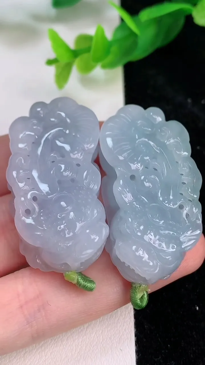 天然A货翡翠紫罗兰貔貅吊坠一对，尺寸39.2-21-11.7，重量:45.72g
7月9日