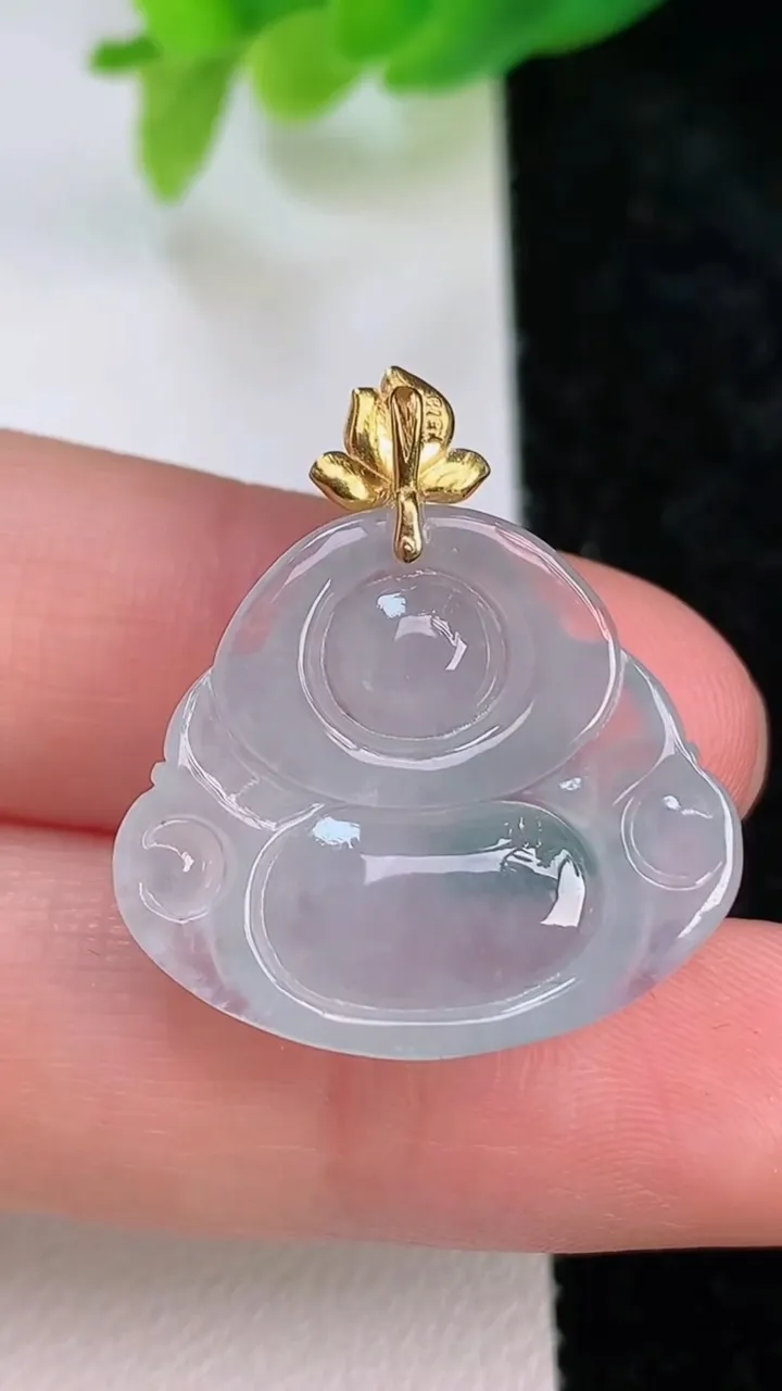 天然A货翡翠种飘花佛公吊坠，尺寸20.3-23.2-6.2，重量:4.61g
7月9日