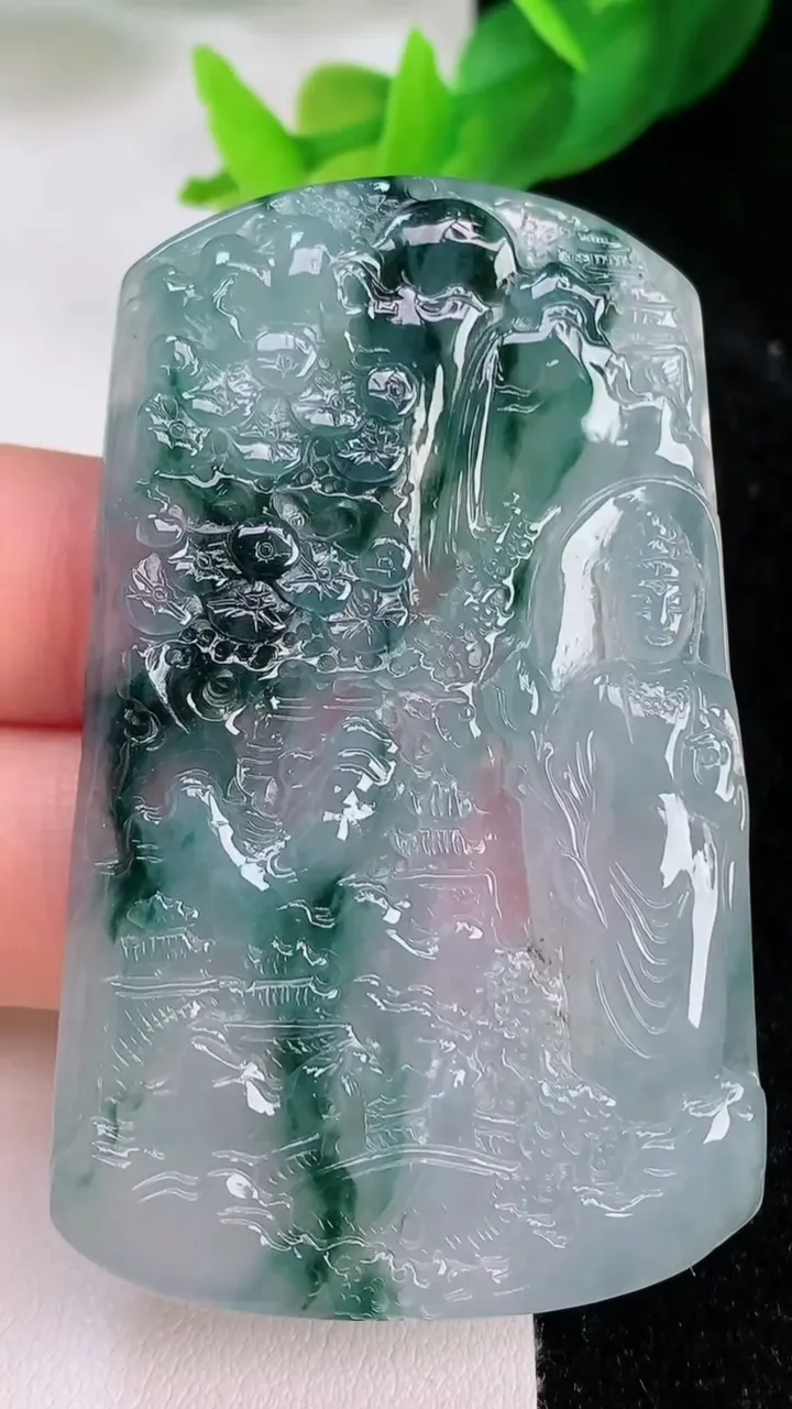 天然A货翡翠飘花山水大势至观音菩萨吊坠，尺寸57.3-37.3-4.5，重量:24.03g
7月9日