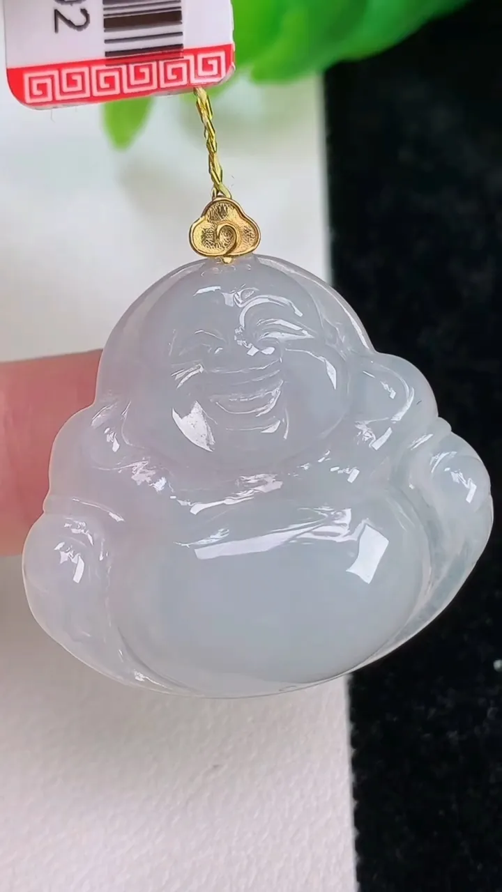 天然A货翡翠18k金飘花佛公吊坠，尺寸29.4-31.8-5，重量:6.68g
7月9日