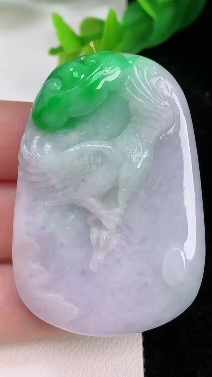 天然A货翡翠大展宏图吊坠，尺寸53-36.4-8，重量:36.56g
7月9日
