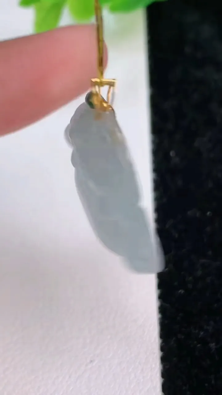 天然A货翡翠种佛公吊坠，尺寸25-25-5，重量:5.11g
7月9日