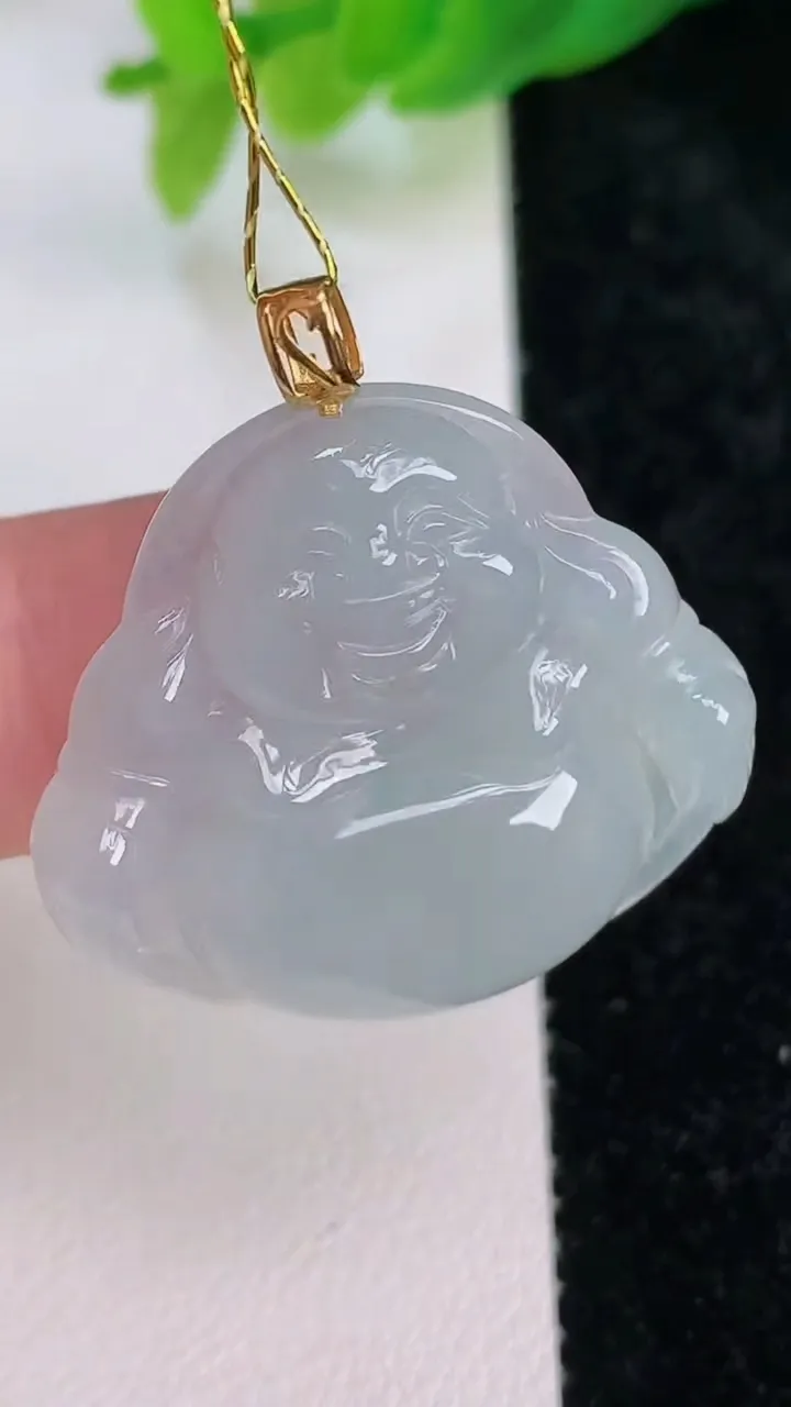 天然A货翡翠18k金飘花佛公吊坠，尺寸26.3-29-6，重量:6.75g
7月9日