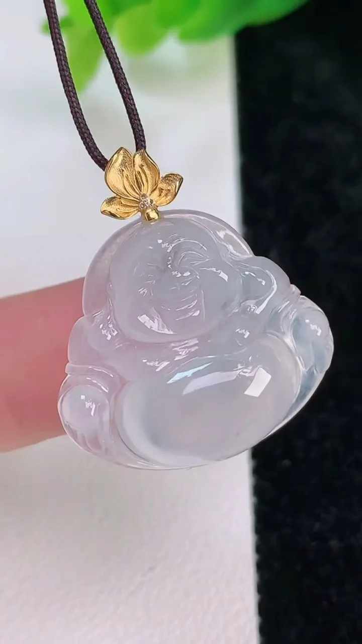 天然A货翡翠种白冰佛公吊坠，尺寸21.2-23.5-5.5，重量:4.08g
7月9日