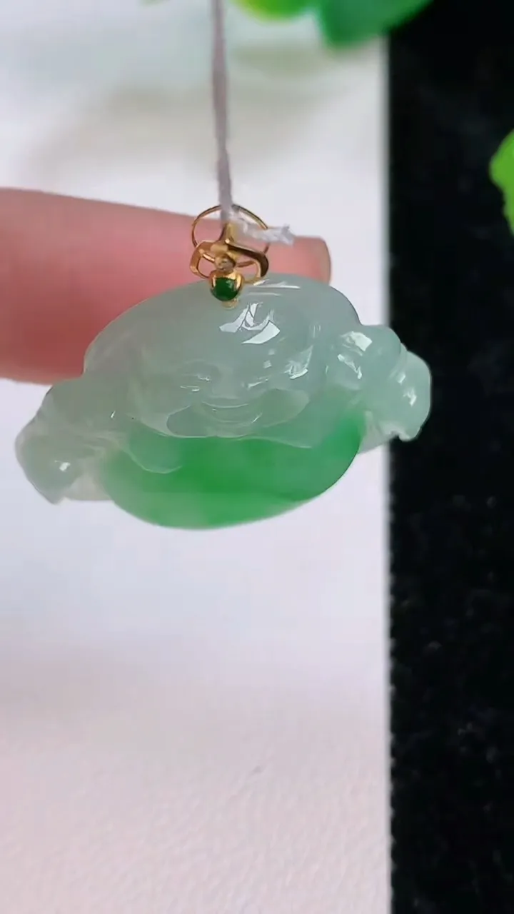 天然A货翡翠佛公吊坠，尺寸25.7-28-6，重量:6.26g
7月10日