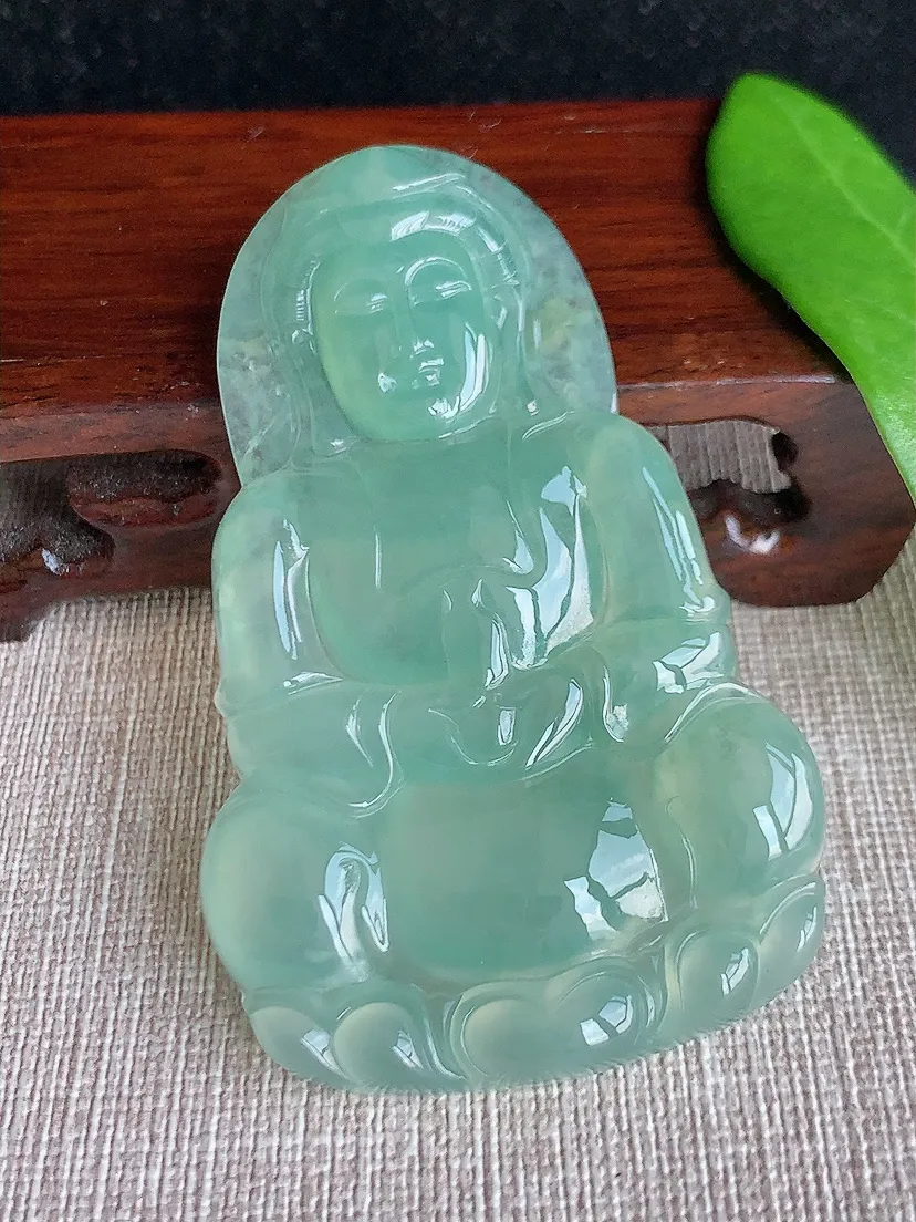 天然A货翡翠晴水大正装观音吊坠 尺寸69.3×43.2×6m量30.97g 0709