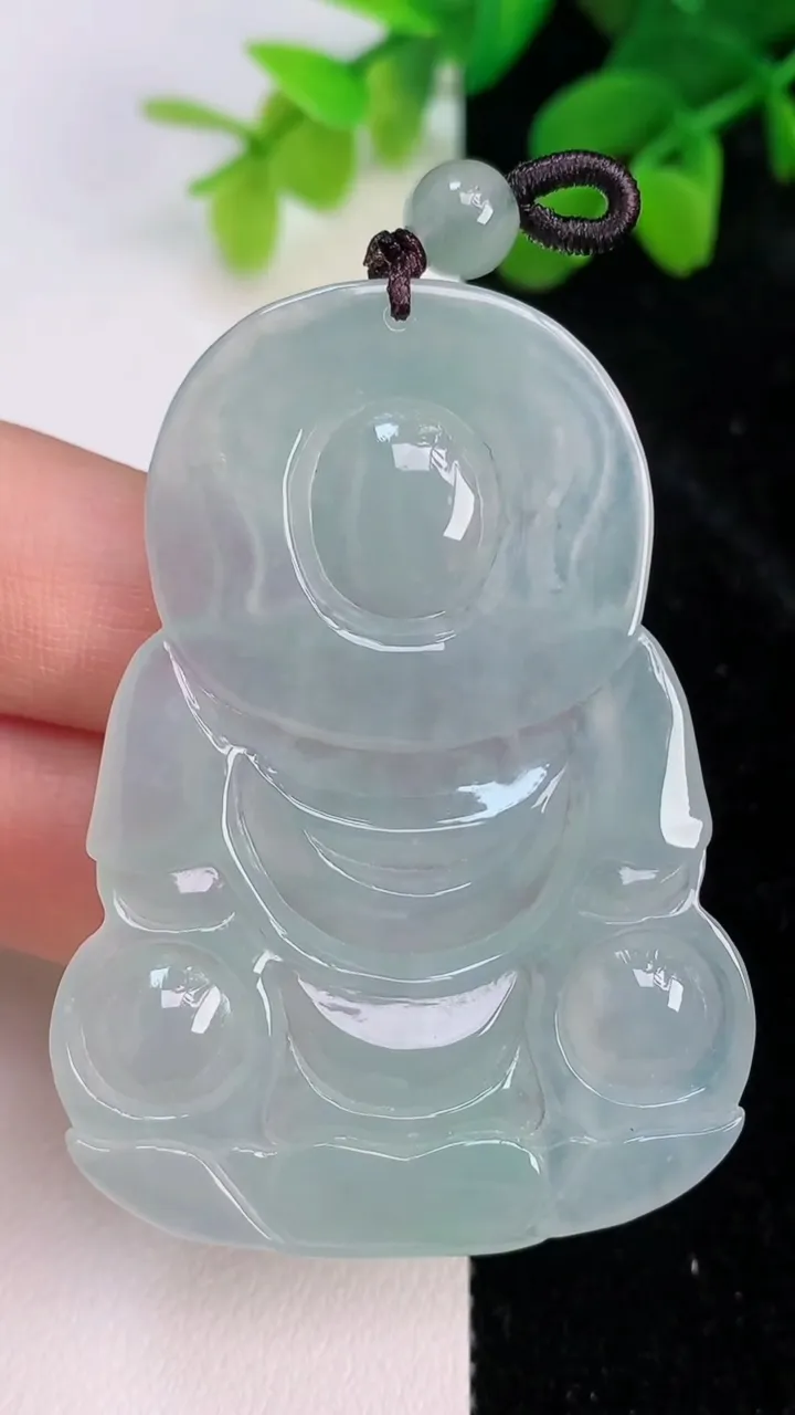 天然A货翡翠观音菩萨吊坠，尺寸55.7-18.8-5.3，重量:20.00g
7月10日