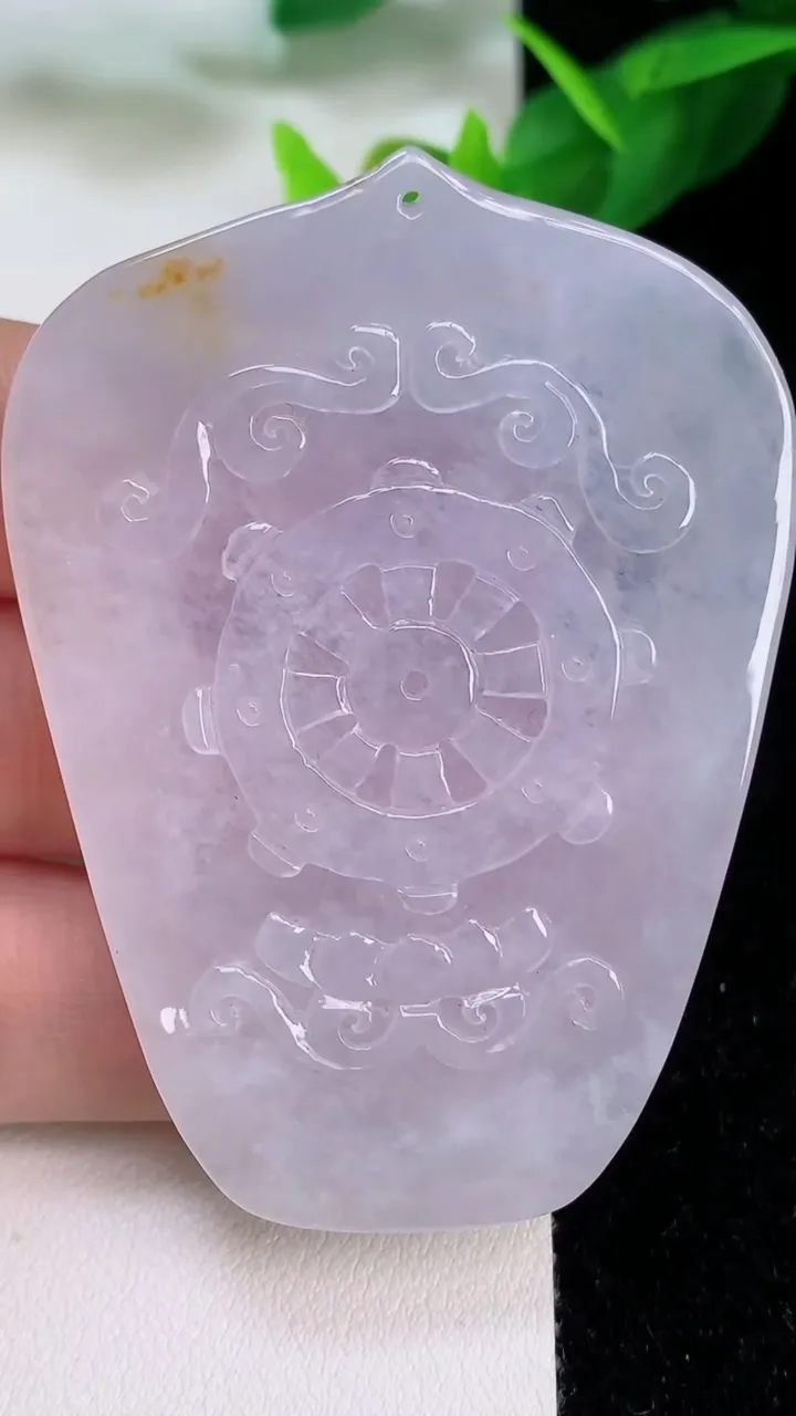 天然A货翡翠紫罗兰虚空藏观音菩萨吊坠，尺寸61.8-45-6，重量:29.69g
7月10日