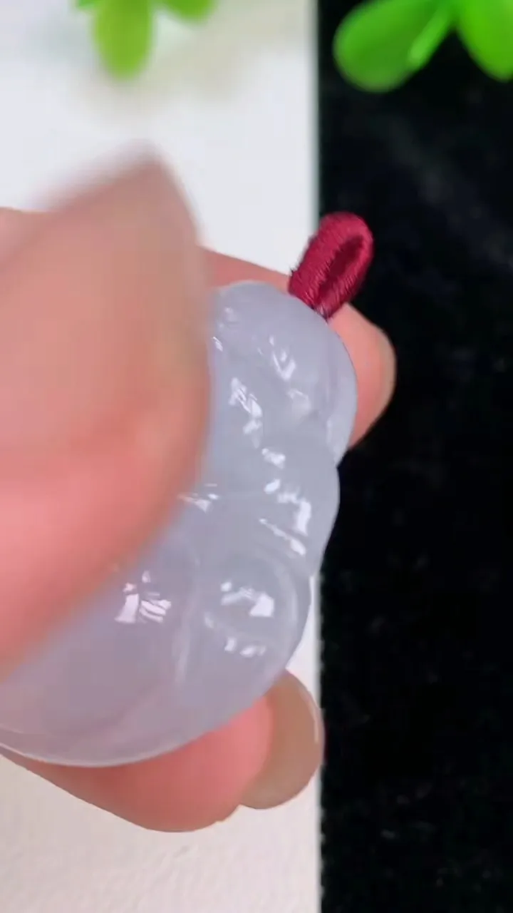 天然A货翡翠佛公吊坠，尺寸31.4-29.8-7.5，重量:10.38g
7月10日