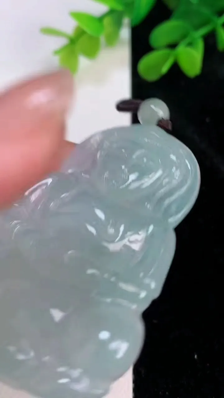 天然A货翡翠观音菩萨吊坠，尺寸55.7-18.8-5.3，重量:20.00g
7月10日
