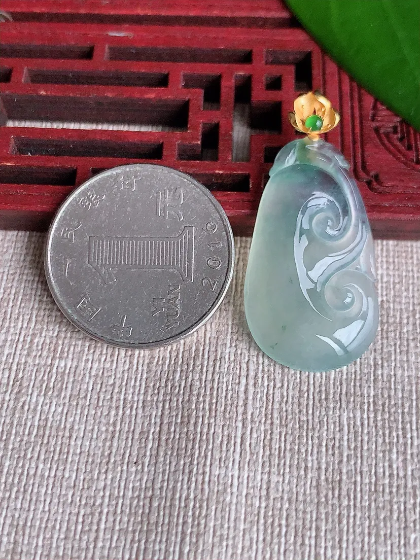 天然A货翡翠18K金扣头晴水如意吊坠尺寸37.3×30.6×17×4m量4.00g 0710