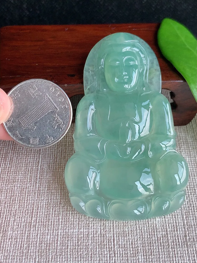 天然A货翡翠晴水大正装观音吊坠 尺寸69.3×43.2×6m量30.97g 0709