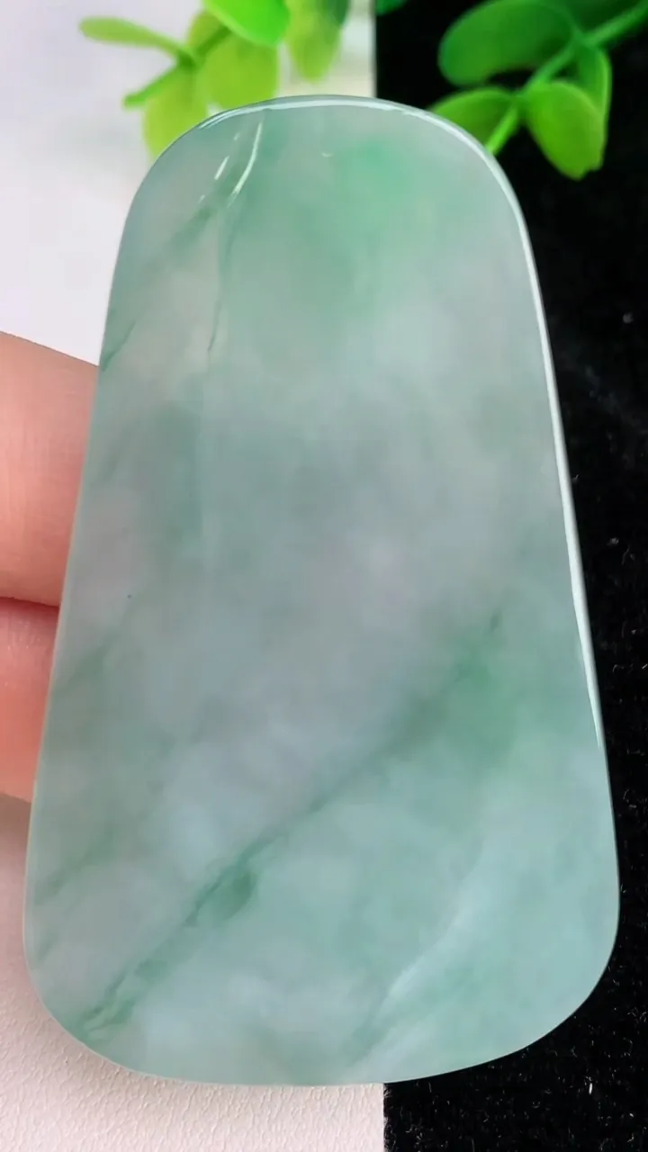 天然A货翡翠普贤菩萨吊坠，尺寸64.5-39.2-5.6，重量:28.32g
7月10日