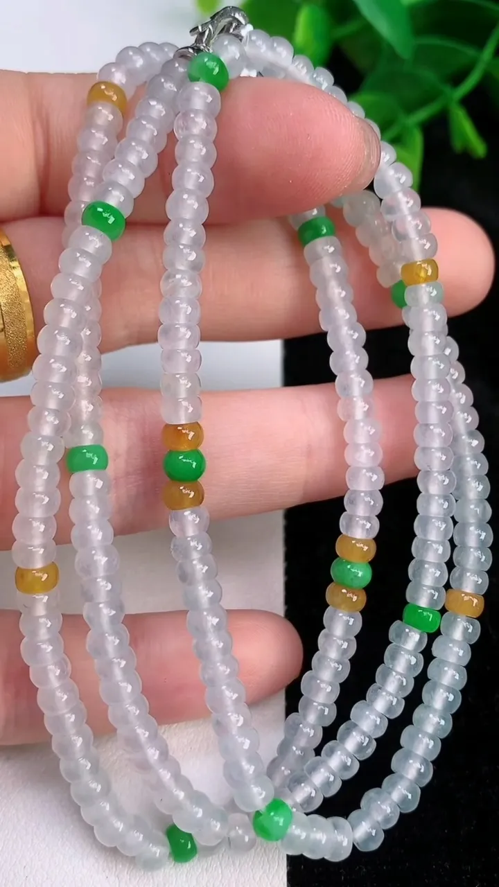 天然A货翡翠三彩算盘珠项链，尺寸4.2-3.6，重量:25.82g
7月10日