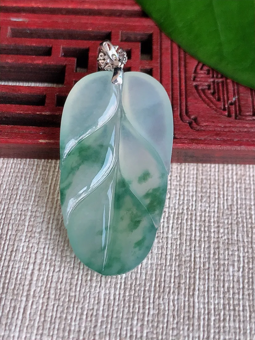 天然A货翡翠18K金伴飘花叶子金枝玉叶吊坠尺寸44.5×37×20.3×4m量7.00g 0709