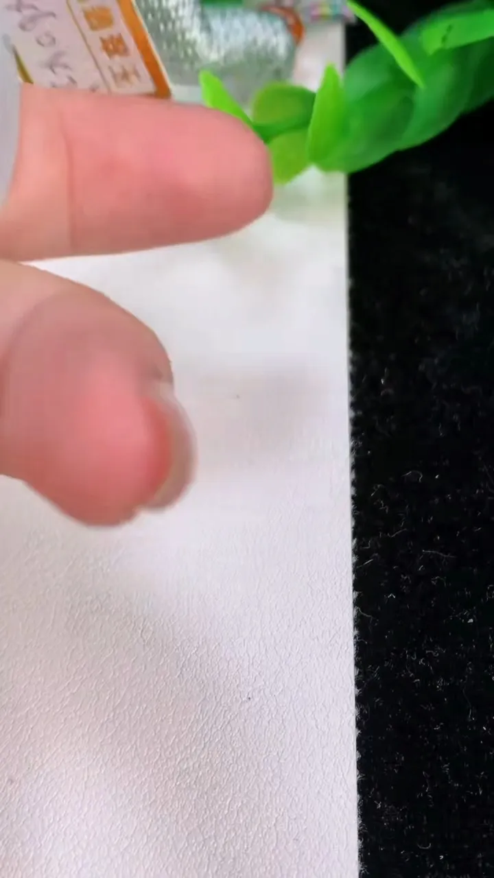 天然A货翡翠飘花阿弥陀佛吊坠，尺寸53.7-42.3-6.3，重量:30.00g
7月10日