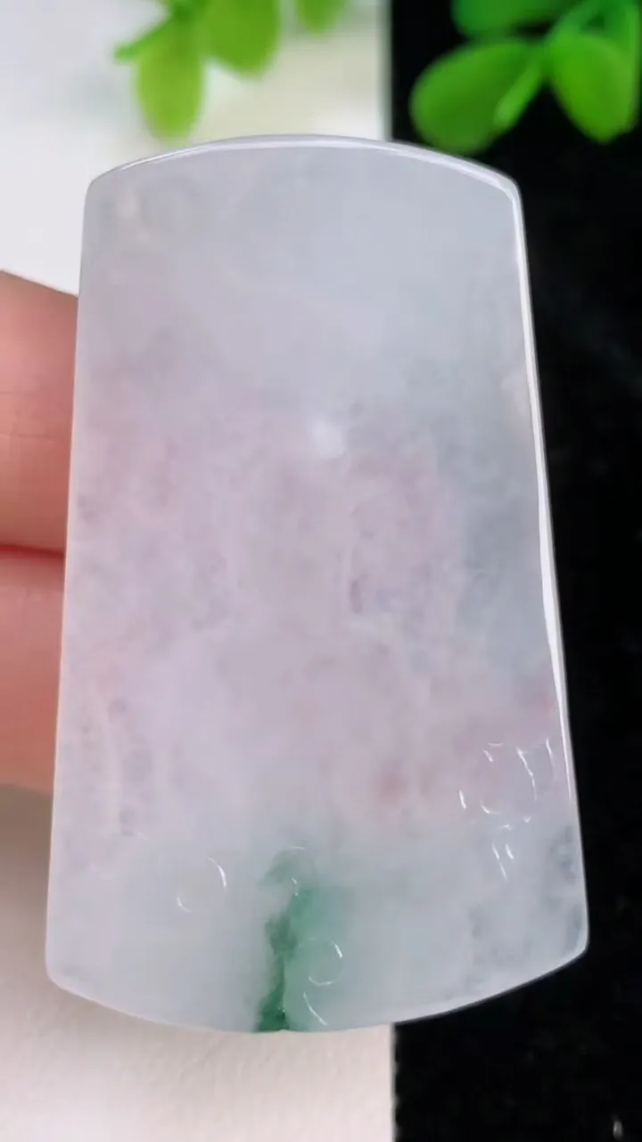 天然A货翡翠飘花阿弥陀佛吊坠，尺寸51.8-32-5.4，重量:19.89g
7月10日