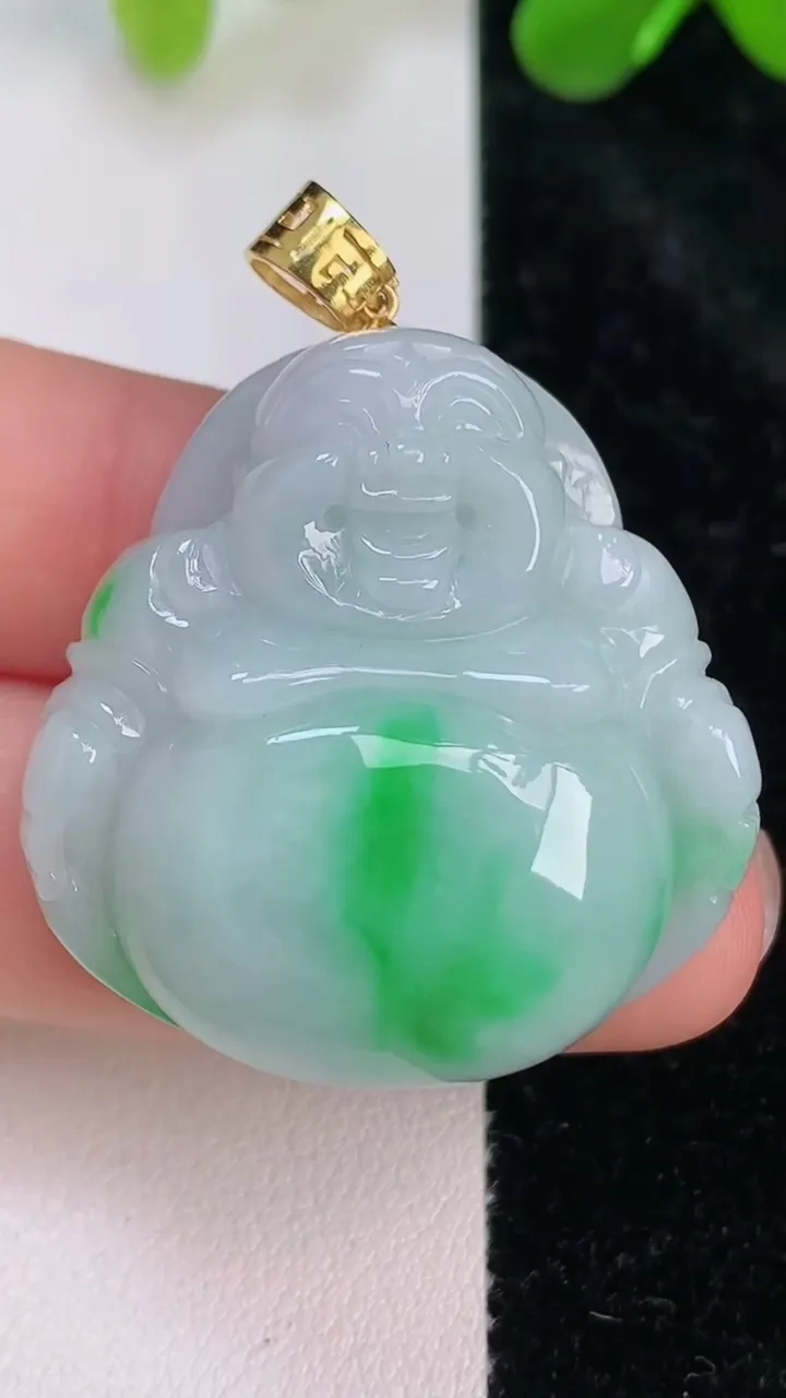 天然A货翡翠佛公吊坠，尺寸33.2-33-11.6，重量:22.44g
7月10日