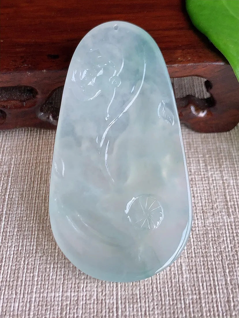 天然A货翡翠飘花虚空藏菩萨吊坠尺寸60.5×31.7×4.7m量21.56g 0709