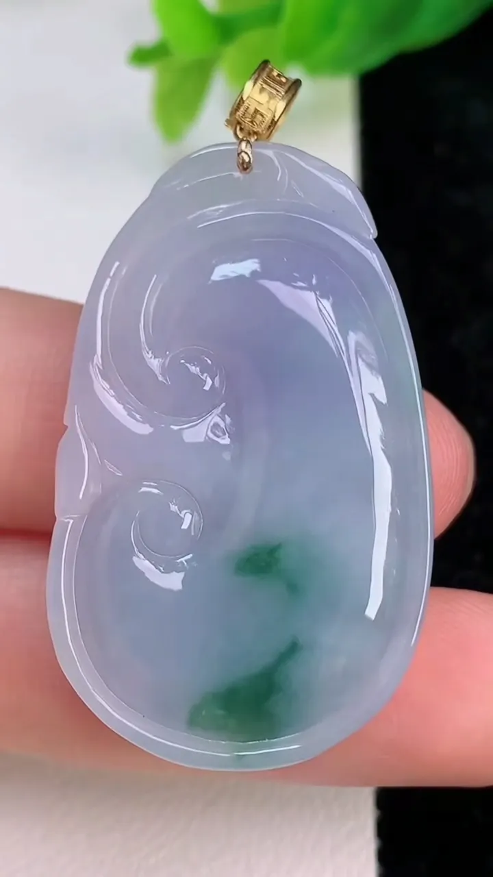 天然A货翡翠18k金春带彩紫罗兰如意吊坠，尺寸40-23.8-5.8，重量:10.20g
7月10日