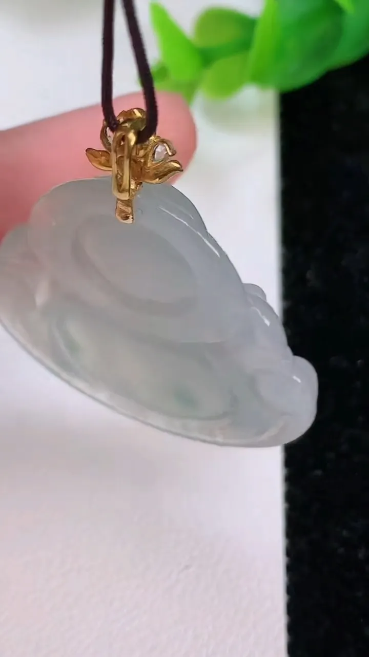 天然A货翡翠佛公吊坠，尺寸32-34.7-6，重量:10.24g
7月10日