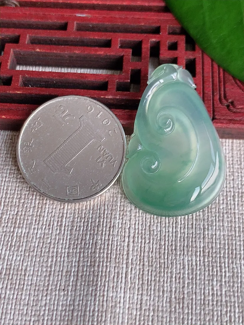 天然A货翡翠晴水如意吊坠尺寸35.2×23×4.4m量6.22g 0709
