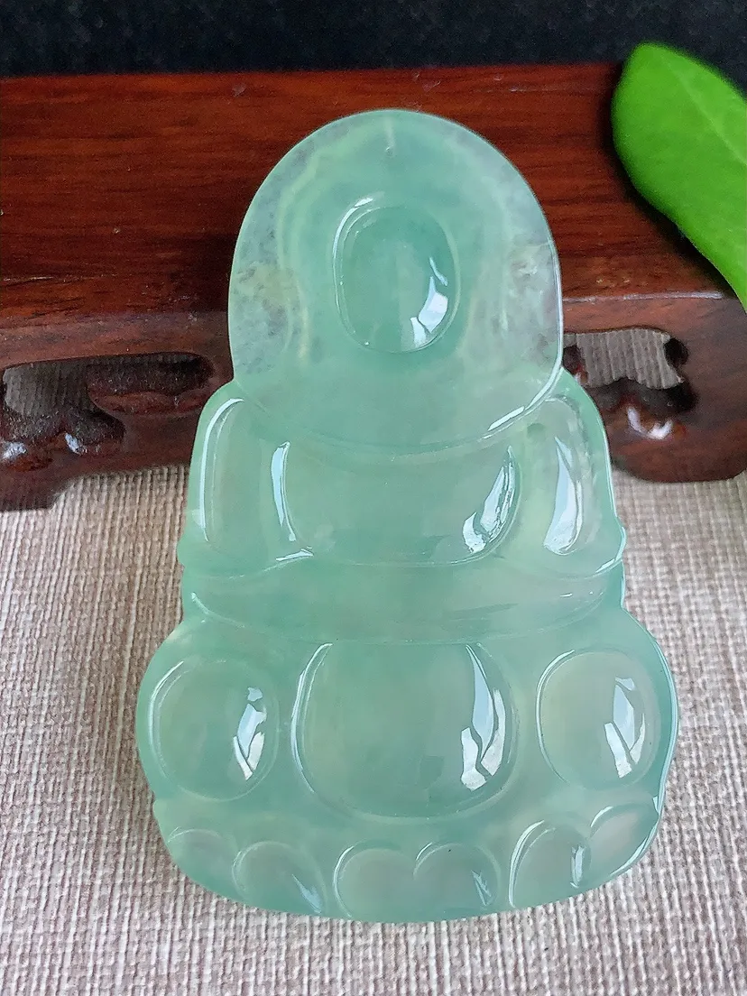 天然A货翡翠晴水大正装观音吊坠 尺寸69.3×43.2×6m量30.97g 0709