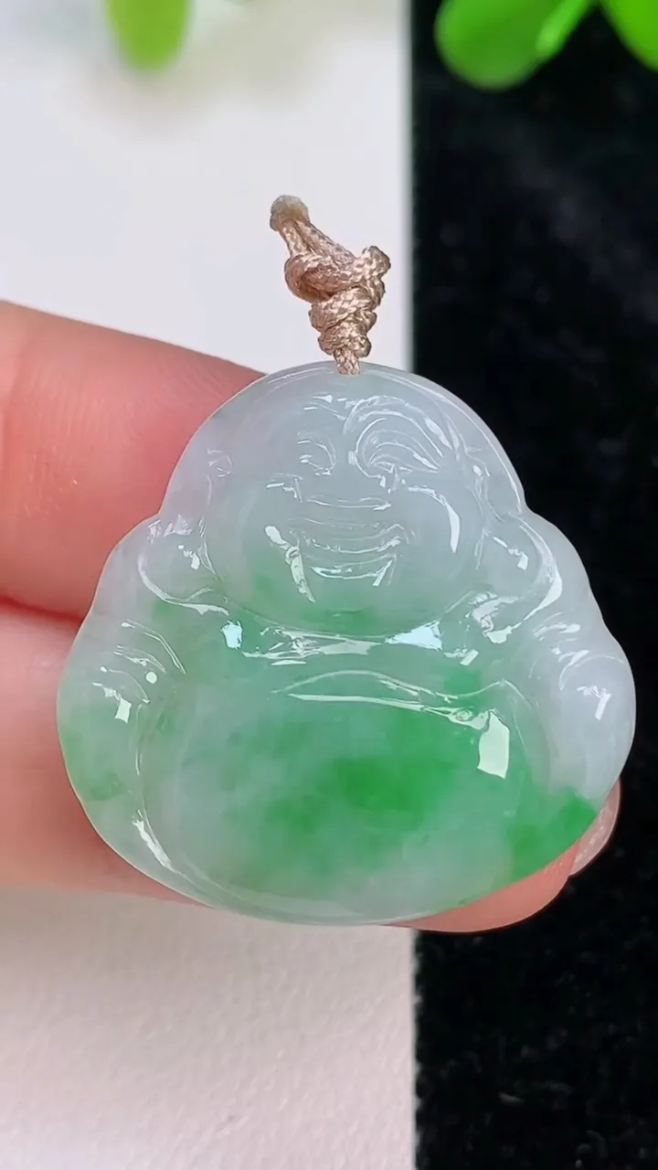 天然A货翡翠佛公吊坠，尺寸27.6-27.8-4.2，重量:5.96g
7月10日