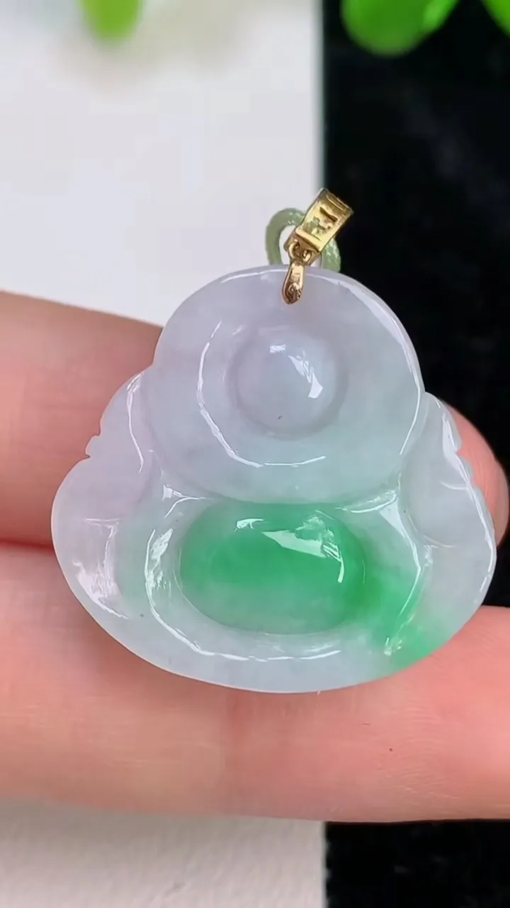 天然A货翡翠佛公吊坠，尺寸25-25.7-6.4，重量:5.66g
7月10日