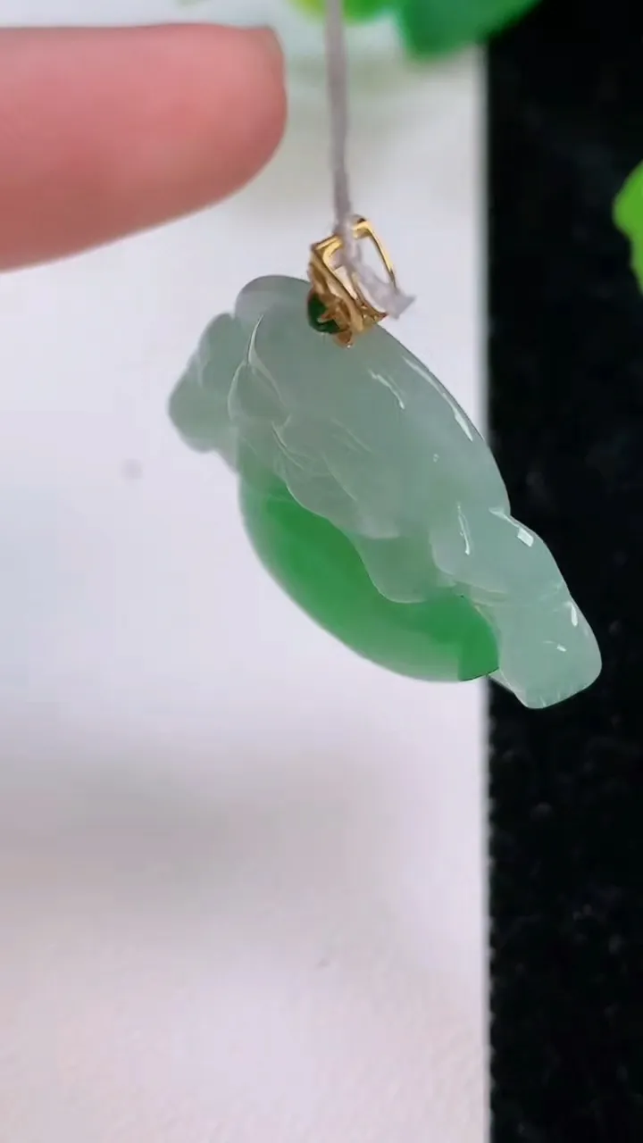 天然A货翡翠佛公吊坠，尺寸25.7-28-6，重量:6.26g
7月10日