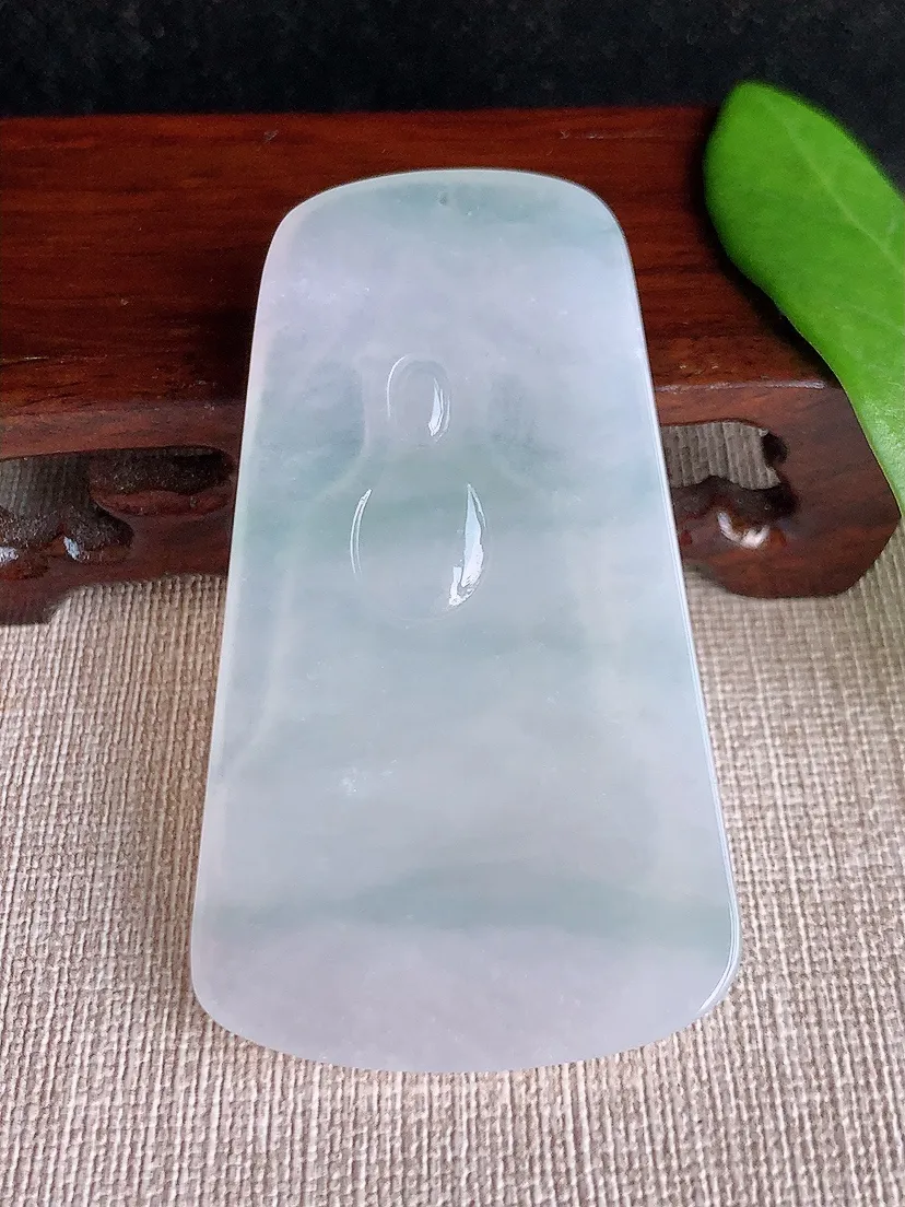 天然A货翡翠飘花观音吊坠尺寸66.6×38.6×5.2m量30.76g 0709