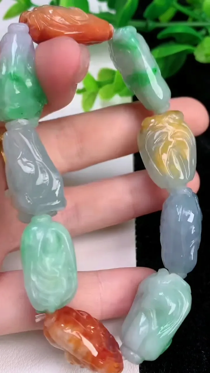 天然A货翡翠四彩白菜手串，尺寸24.7-14.2-12，重量:59.31g7月10日
工厂直销收藏佳