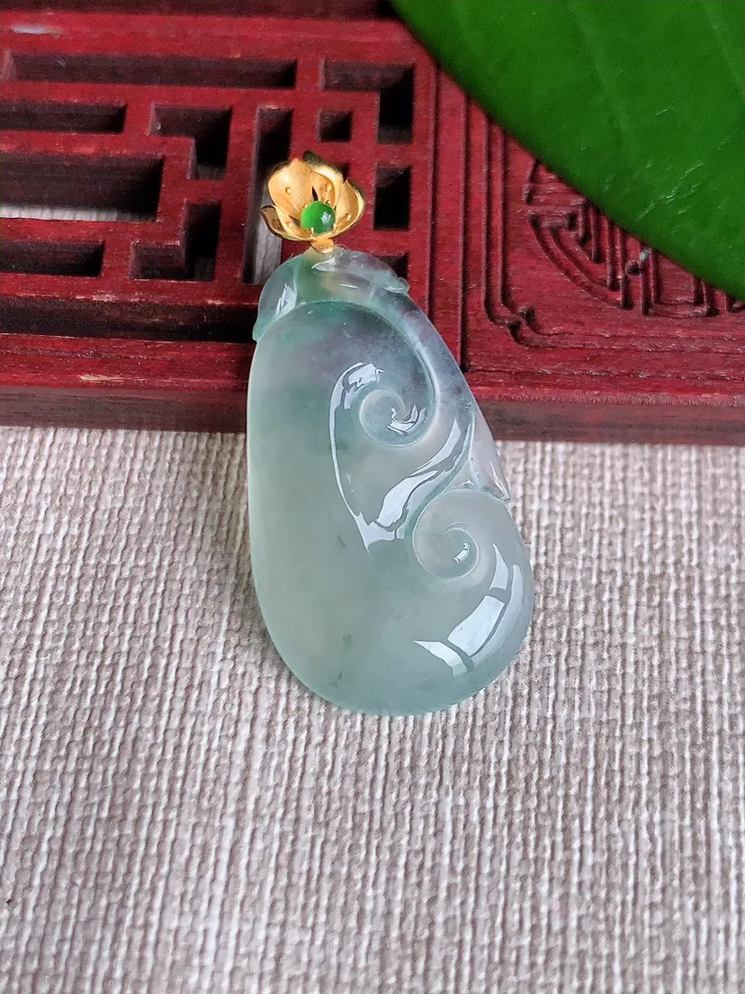 天然A货翡翠18K金扣头晴水如意吊坠尺寸37.3×30.6×17×4m量4.00g 0710