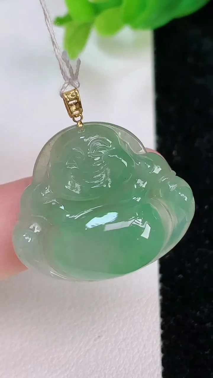 天然A货翡翠佛公吊坠，尺寸24-27-6，重量:5.74g
7月10日
