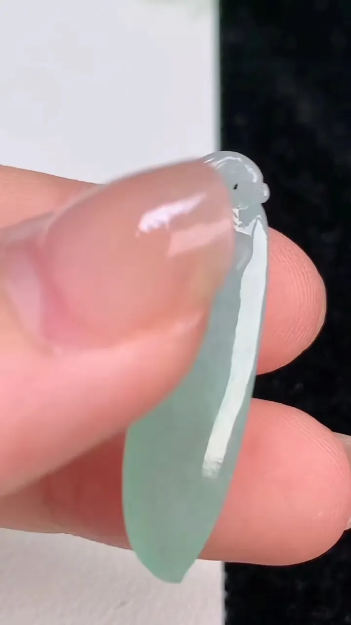 天然A货翡翠福瓜吊坠，尺寸32.8-9-6.6，重:3.84g
7月10日