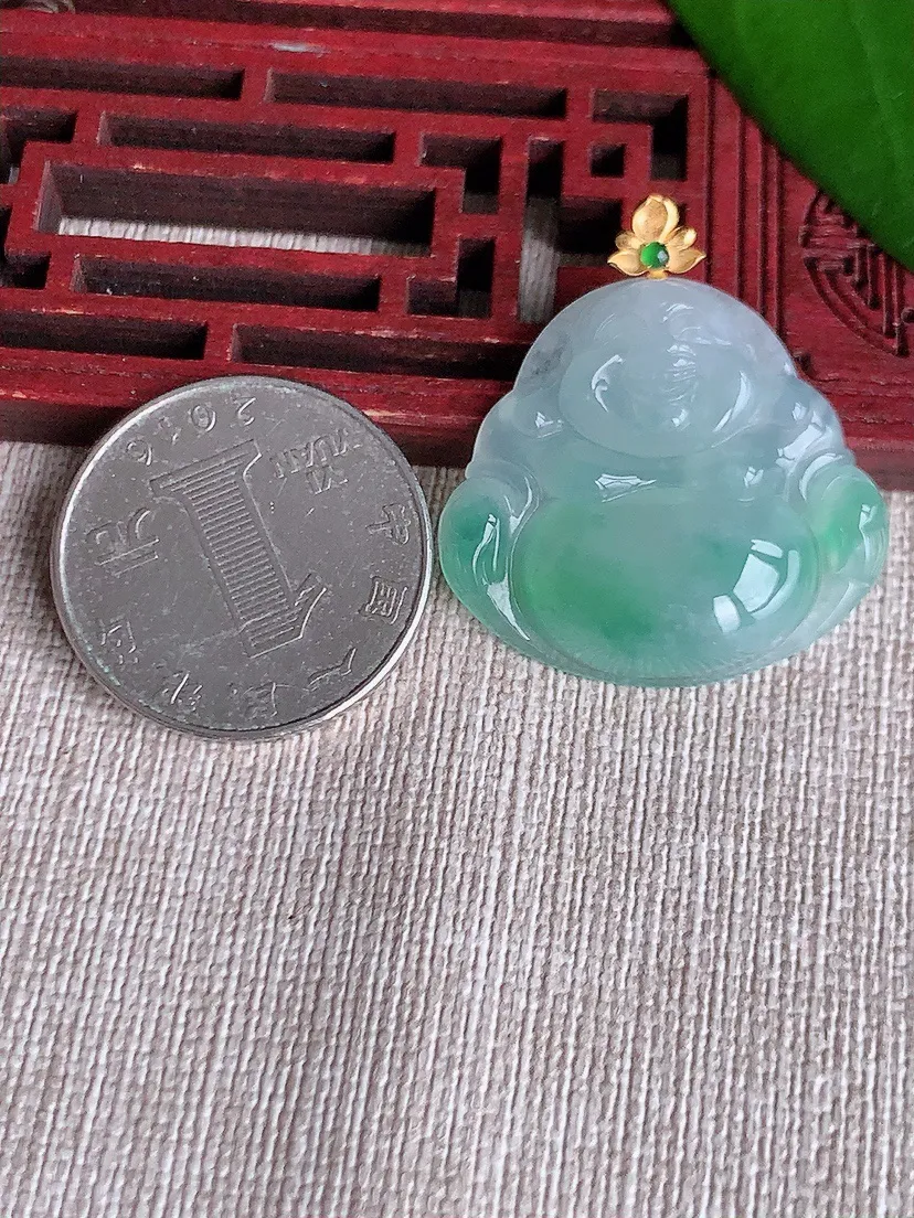 天然A货翡翠18K金扣头飘绿佛公吊坠尺寸32.3×27×29.6×5.5m量7.05g 0710