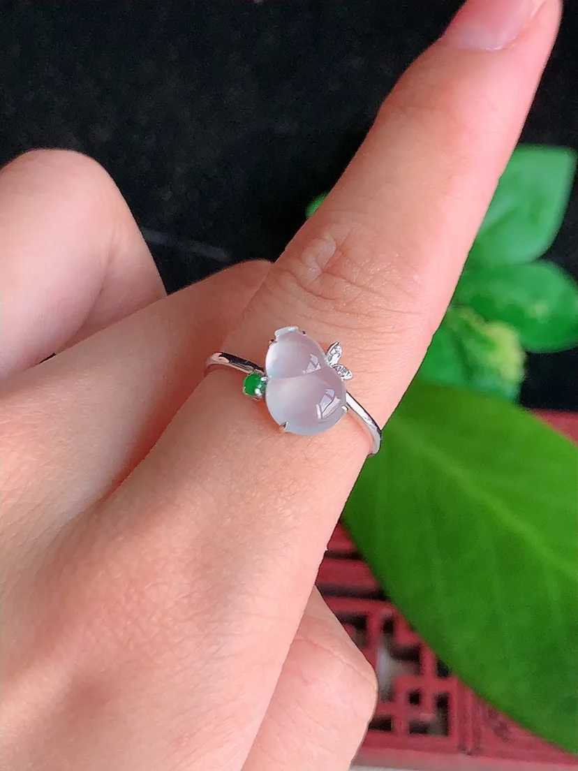 天然A货翡翠18K金镶嵌白月光葫芦戒指 圈口17.3裸石尺寸10×6.8mm 重量1.55g 0709