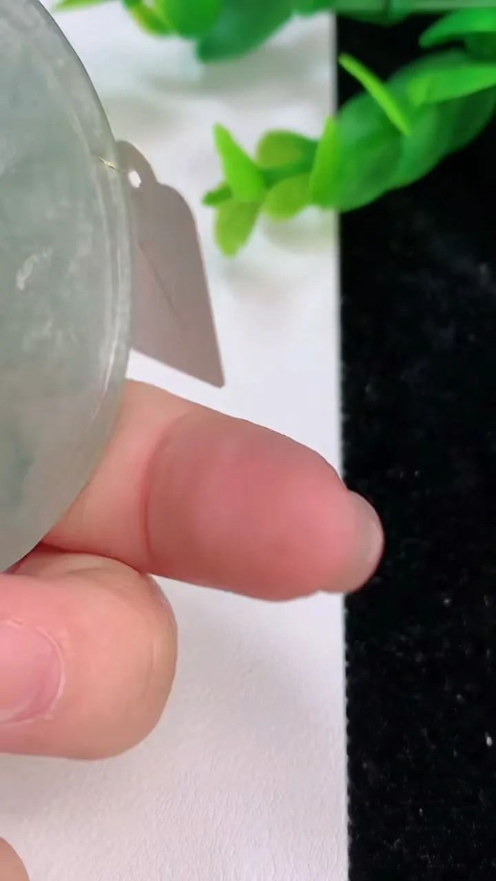 天然A货翡翠虚空藏观音菩萨吊坠，尺寸50.3-5，重量:23.50g
7月10日