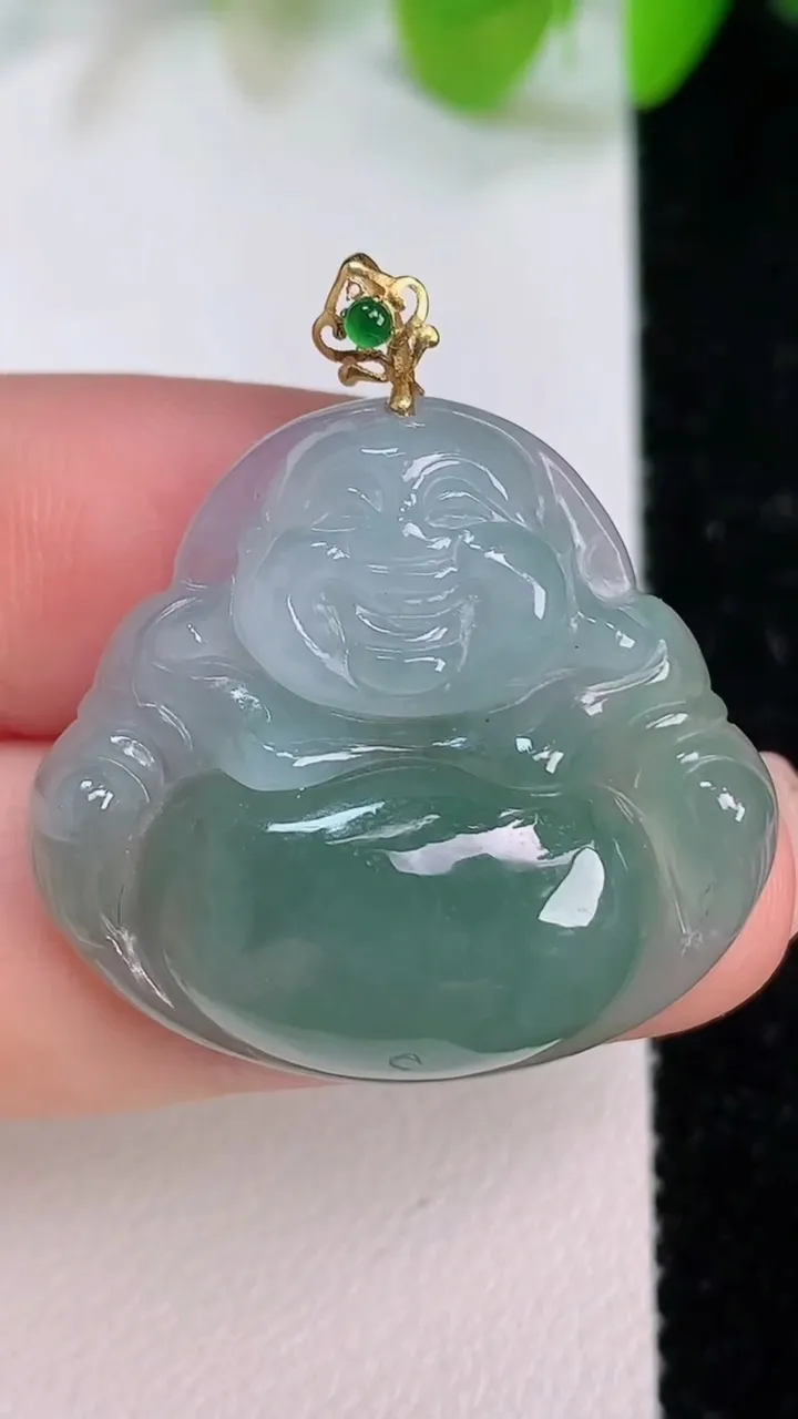天然A货翡翠18k金飘花佛公吊坠，尺寸26.4-28.5-6.8，重量:7.44g
7月11日