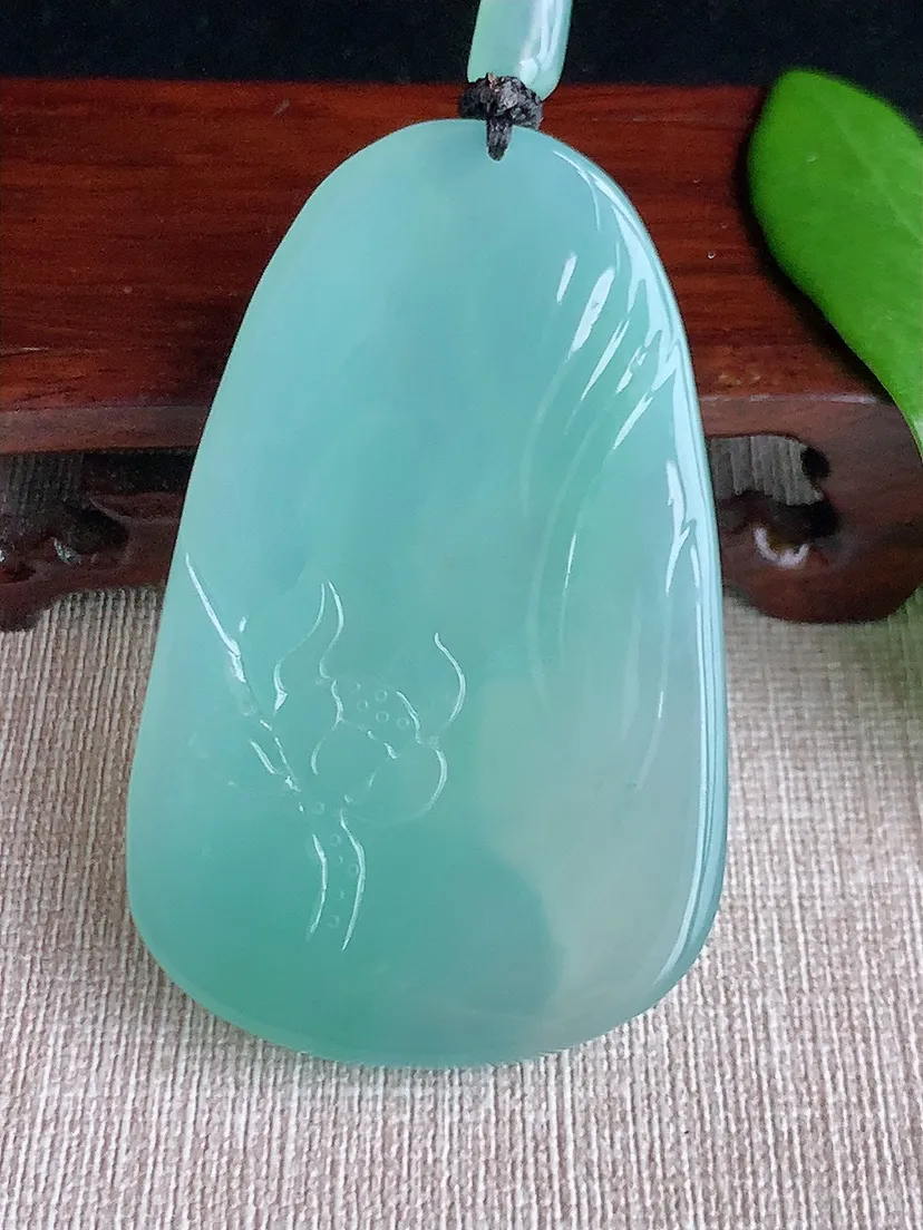 天然A货翡翠晴水虚空藏菩萨吊坠尺寸64×40.6×7m量42.29g 0710