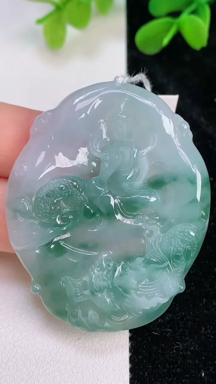 天然A货翡翠飘花祥龙观音菩萨吊坠，尺寸51.3-42.5-4.6，重量:22.09g
7月11日