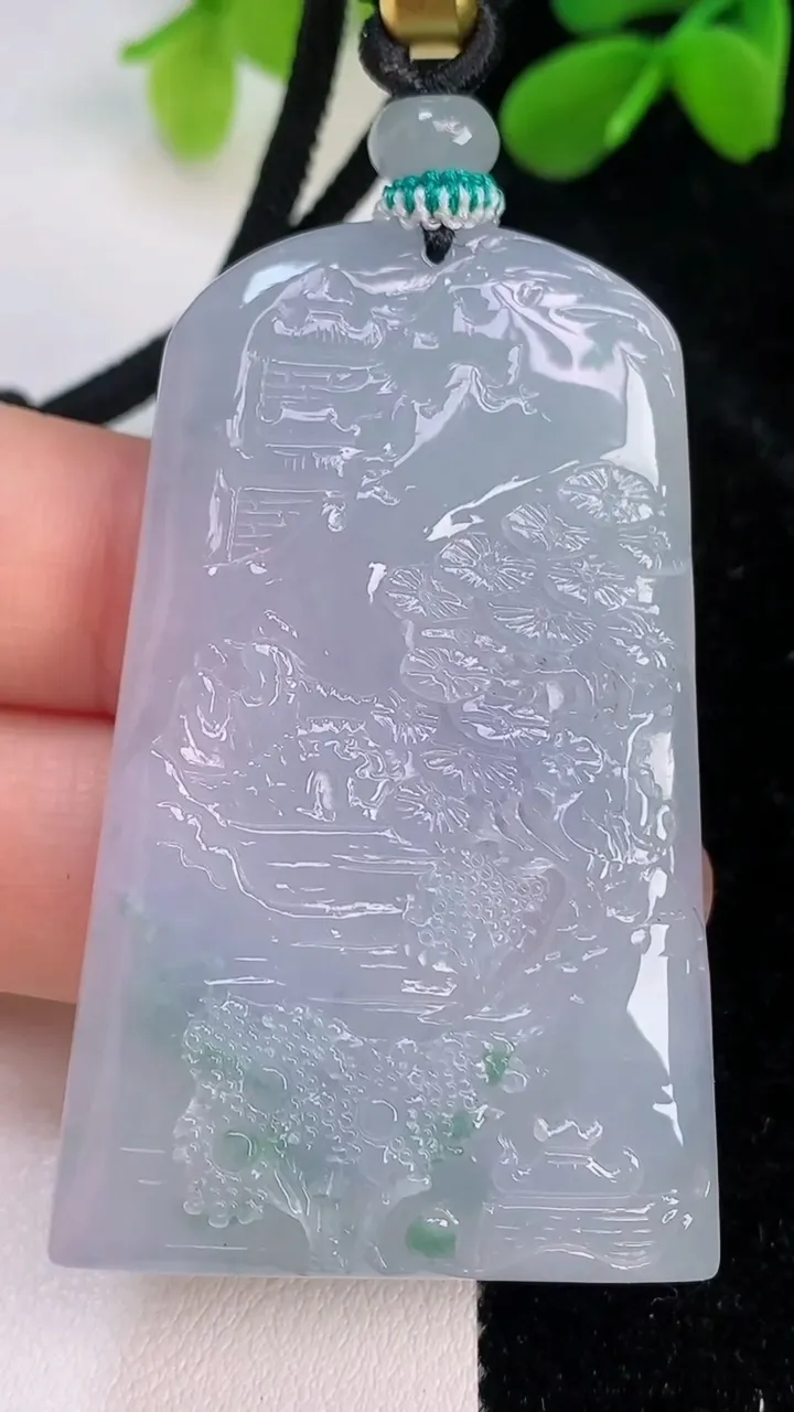 天然A货翡翠春带彩紫罗兰山水牌吊坠，尺寸53.8-33.7-6，重量:30.84g
7月11日